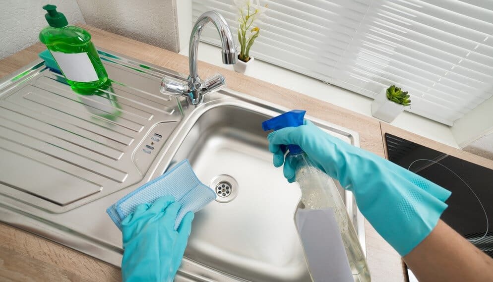 How-to-clean-a-kitchen-sink