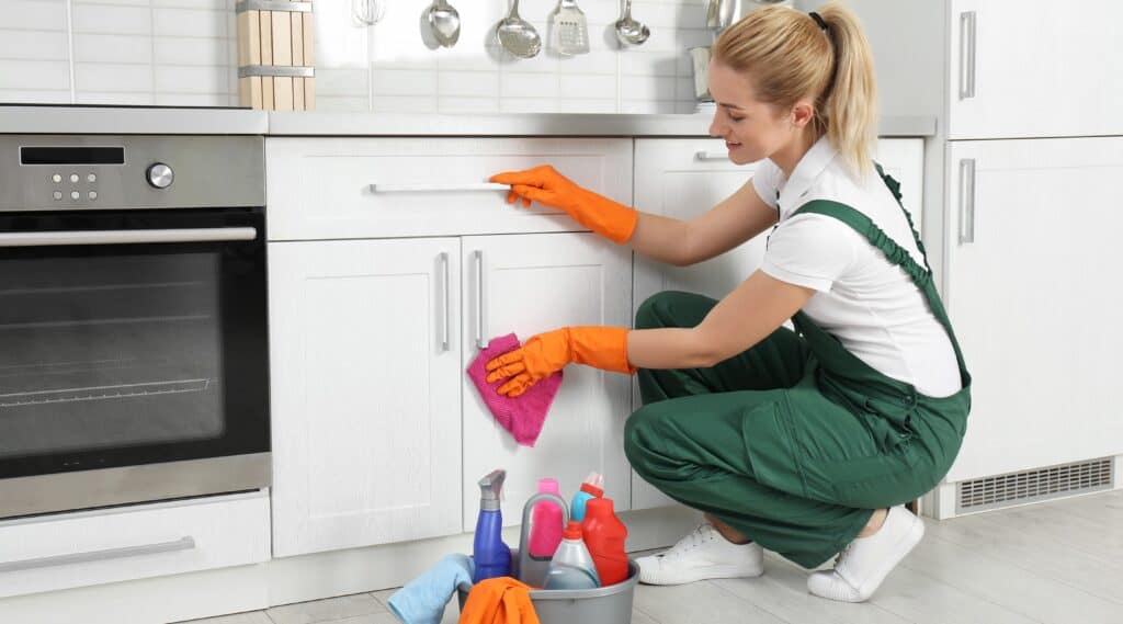 How to clean sticky grease off kitchen cabinets